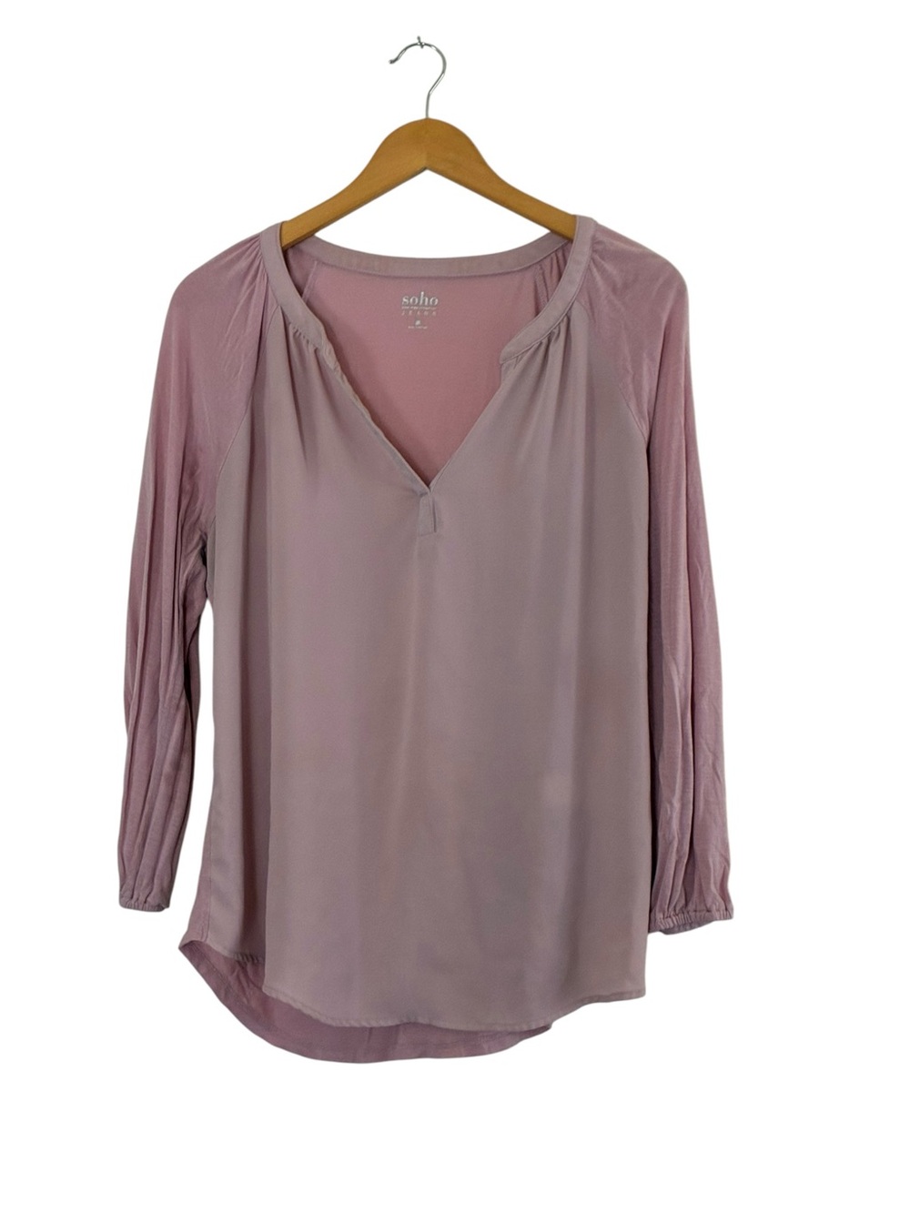New York & Co | SoHo Jeans pink split v-neck long sleeve curved hemline blouse